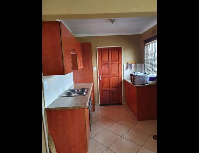 3 BEDROOM HOUSE FOR SALE IN LEONDALE